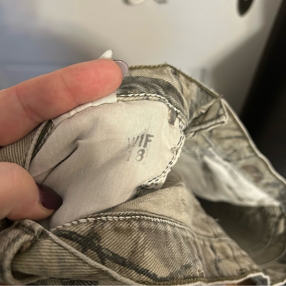 Wrangler Pants unisex size 18 Realtree Hardwoods Camo Double Knee Hunting woman' - Picture 3 of 8